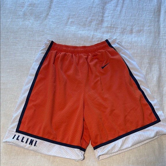 Nike Men's Illinois Fighting Illini Retro Basketball Shorts L